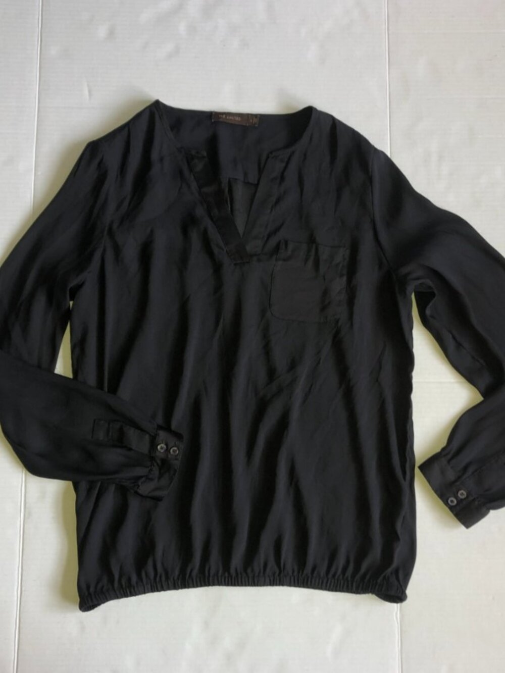 The Limited Women's Long Sleeve V-Neck Black Blouse, Front Pocket, Black, Sz L